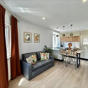 https://apartamento-vista-mar-a-menos-de-50m-da-praia.hotelaalgarve.com